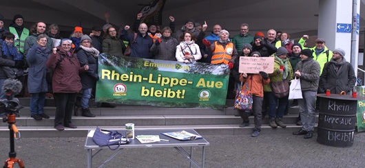 Bündnis „Rhein-Lippe-Aue bleibt!“ protestiert gegen Erweiterung des Rhein-Lippe-Hafens